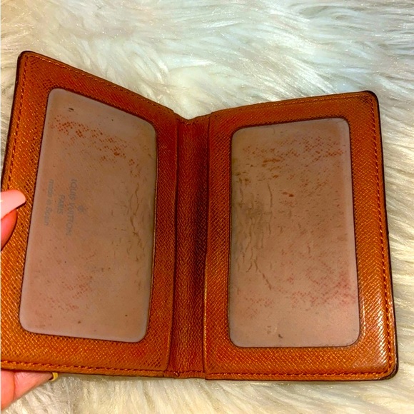 LV Mono ID Holder or card holder. Serial number: CA0976. Clean and pristine! - Picture 7 of 10